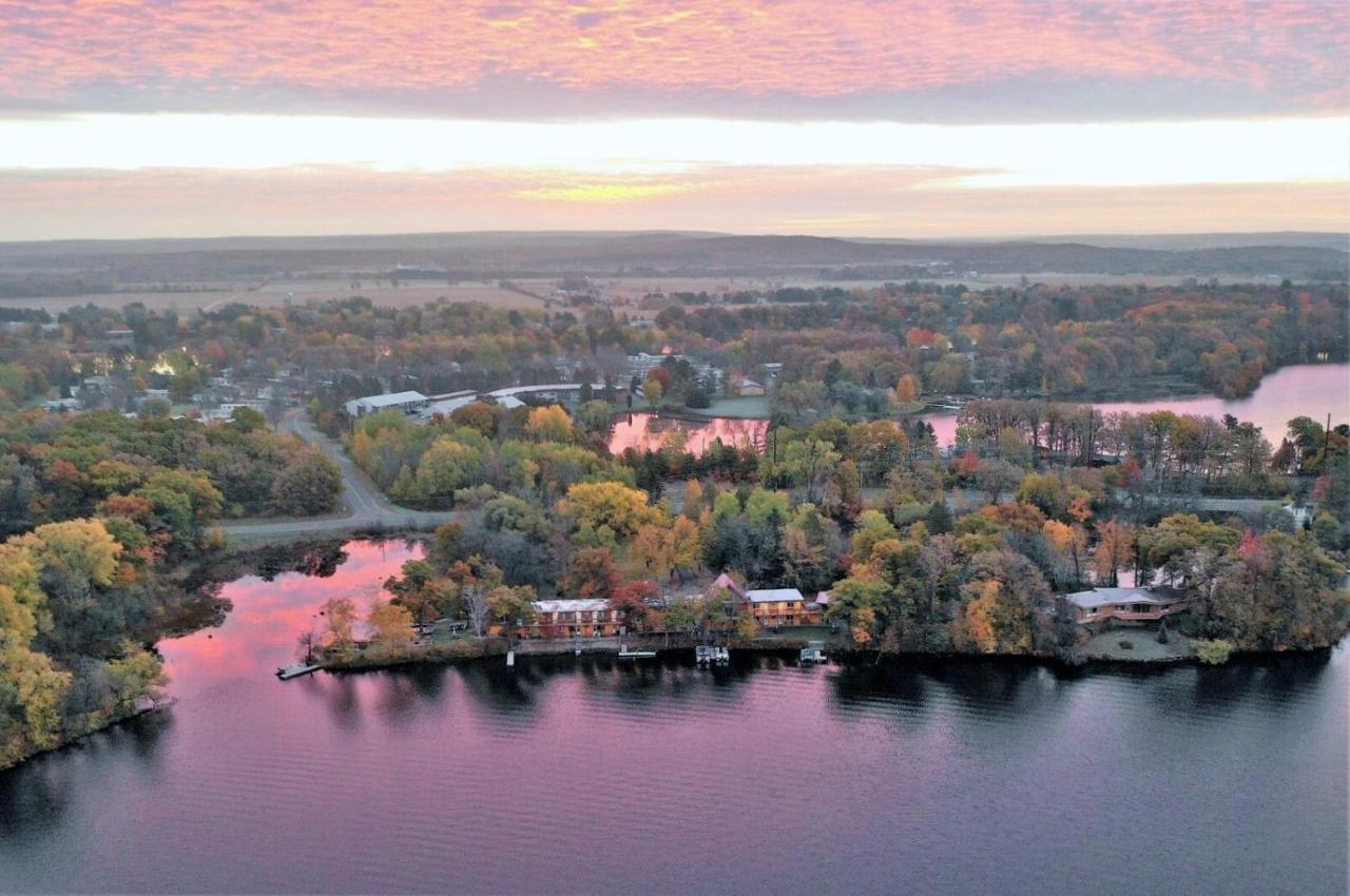 Curriers Lakeview Lodge Rice Lake Bagian luar foto